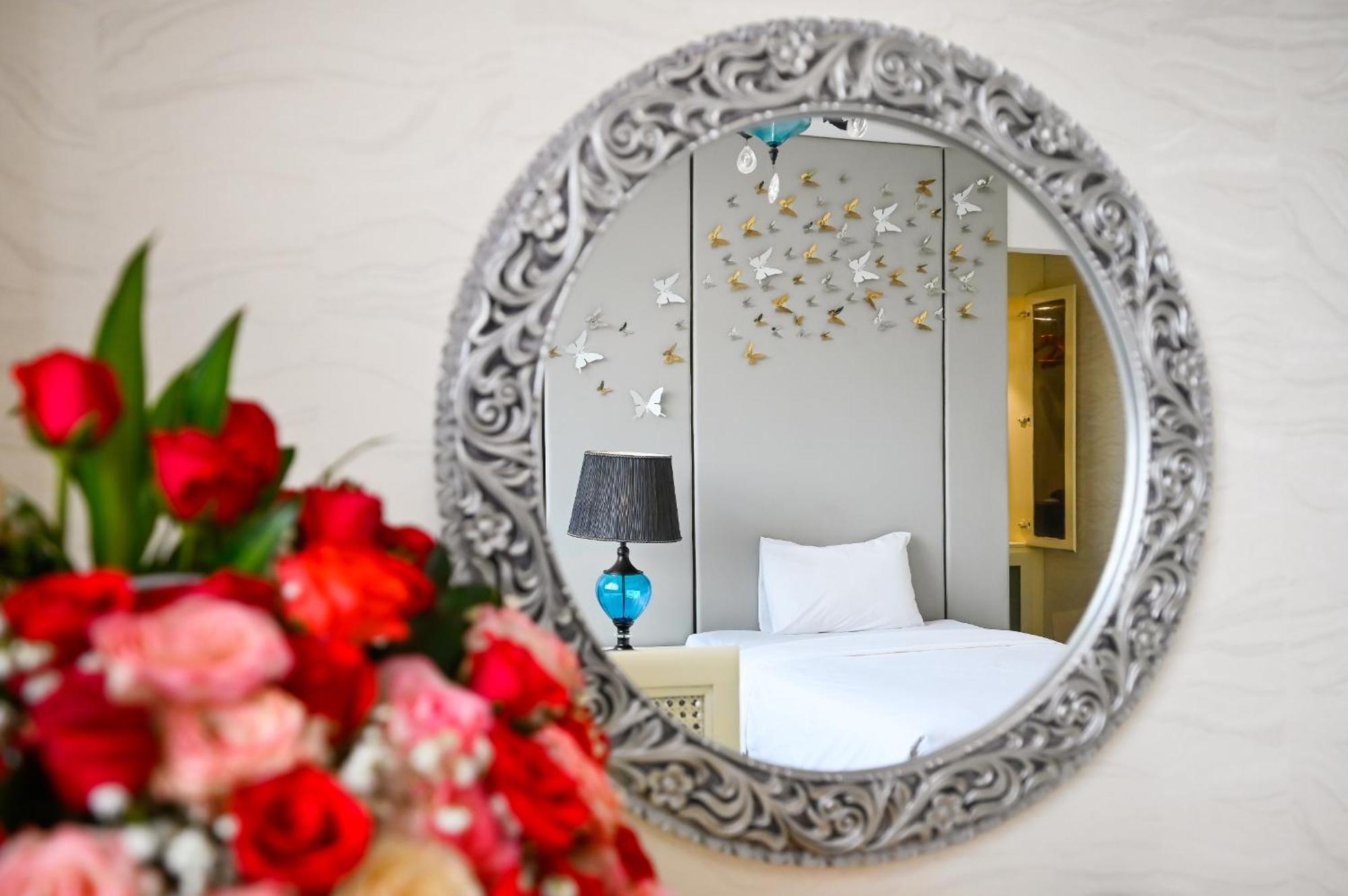 California Saigon Hotel & Rooftop Pool Πόλη Χο Τσι Μινχ Εξωτερικό φωτογραφία