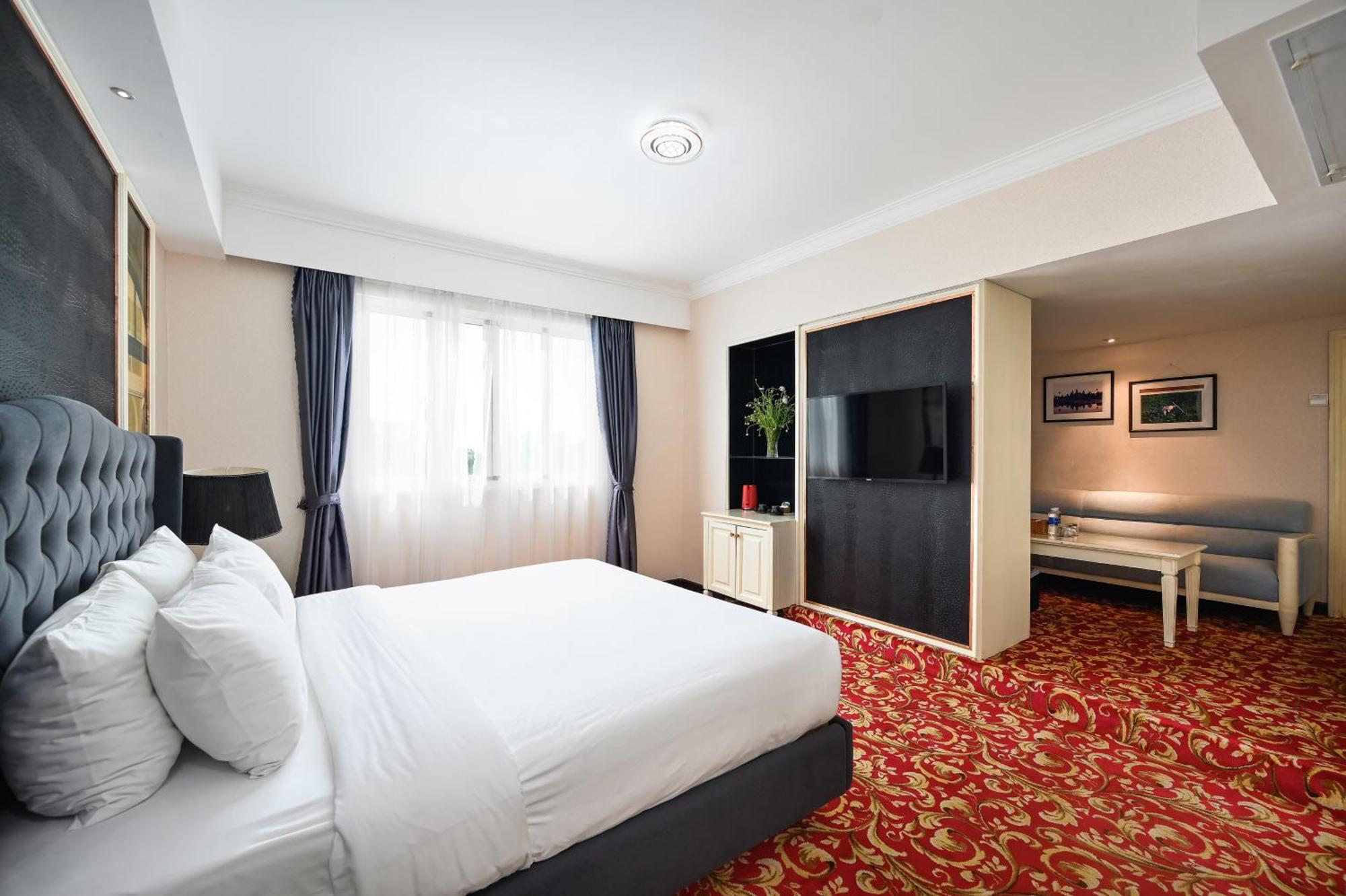 California Saigon Hotel & Rooftop Pool Πόλη Χο Τσι Μινχ Εξωτερικό φωτογραφία