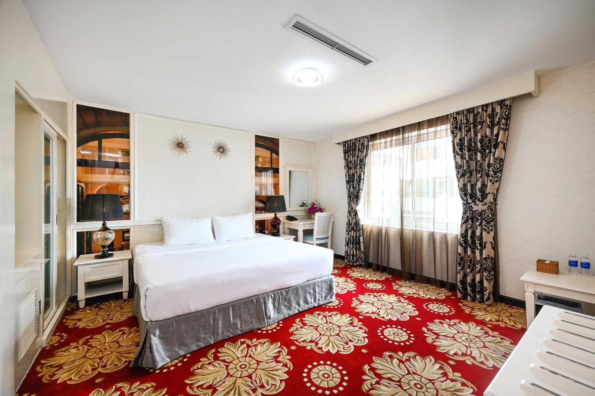 California Saigon Hotel & Rooftop Pool Πόλη Χο Τσι Μινχ Εξωτερικό φωτογραφία