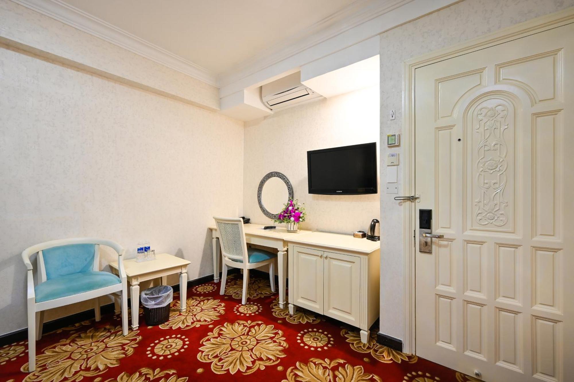 California Saigon Hotel & Rooftop Pool Πόλη Χο Τσι Μινχ Δωμάτιο φωτογραφία