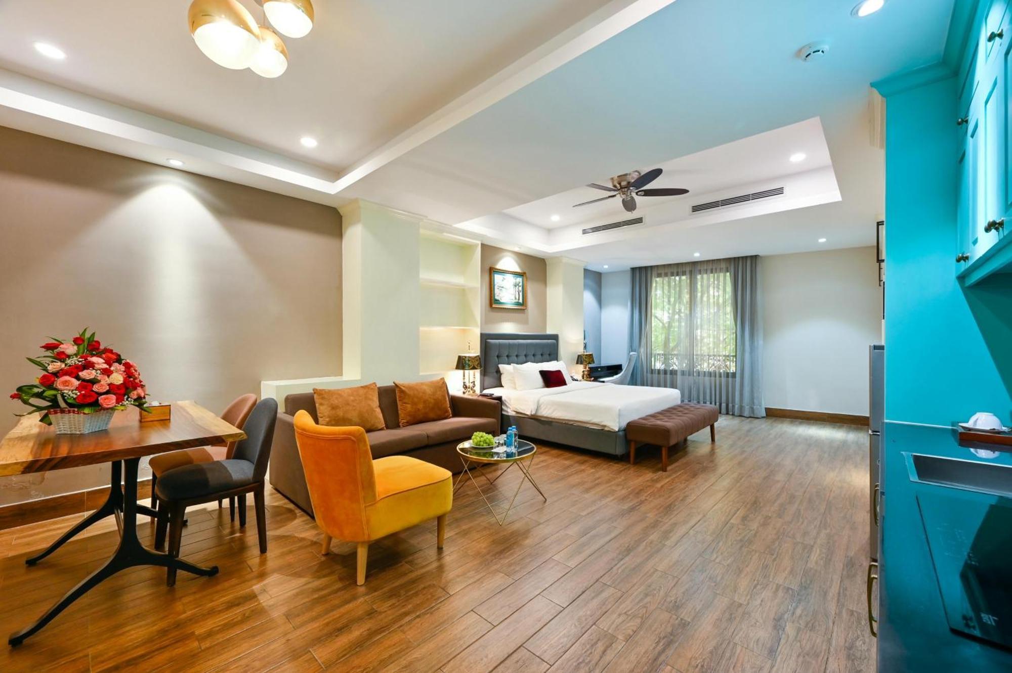 California Saigon Hotel & Rooftop Pool Πόλη Χο Τσι Μινχ Εξωτερικό φωτογραφία