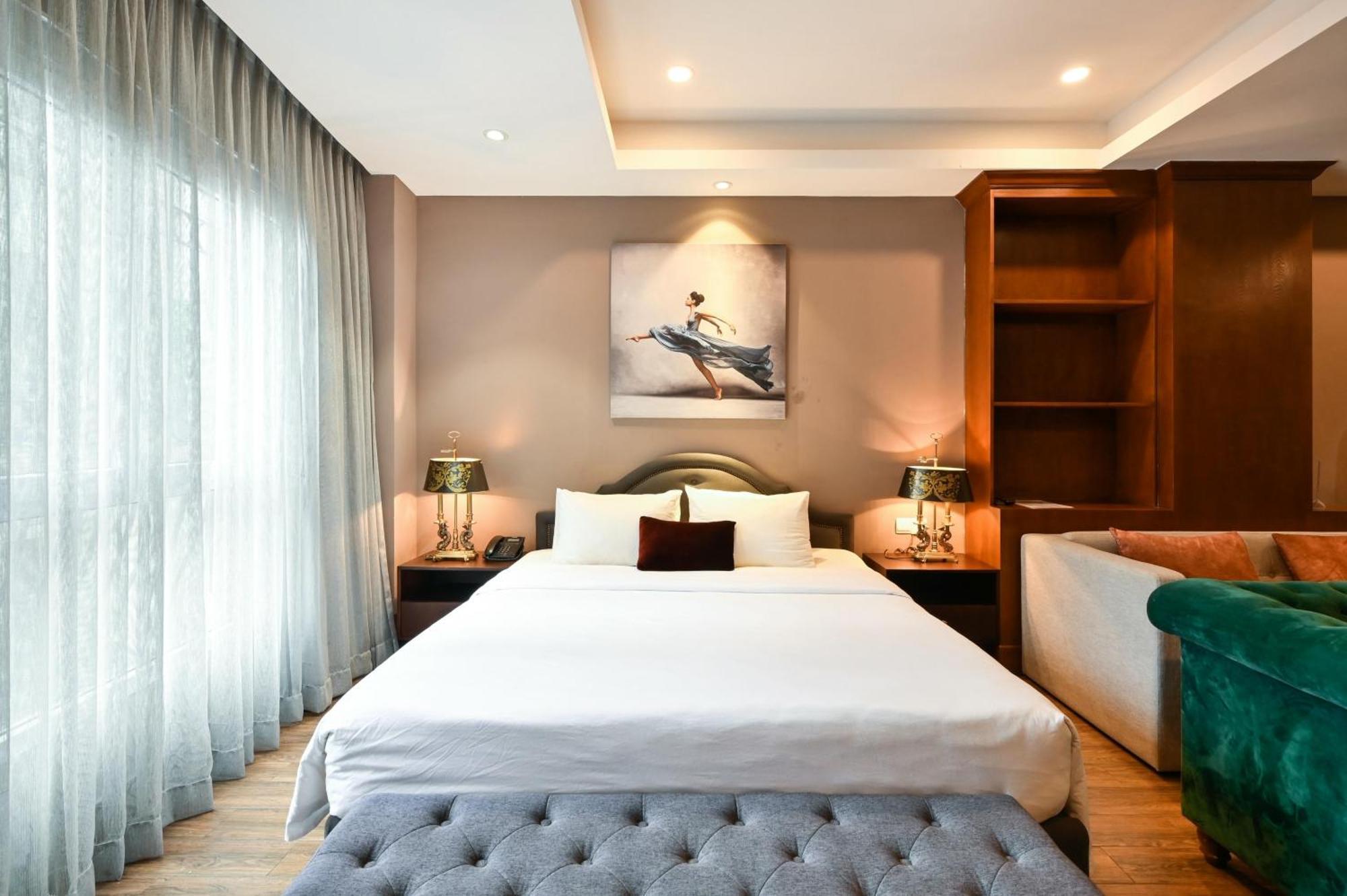 California Saigon Hotel & Rooftop Pool Πόλη Χο Τσι Μινχ Εξωτερικό φωτογραφία