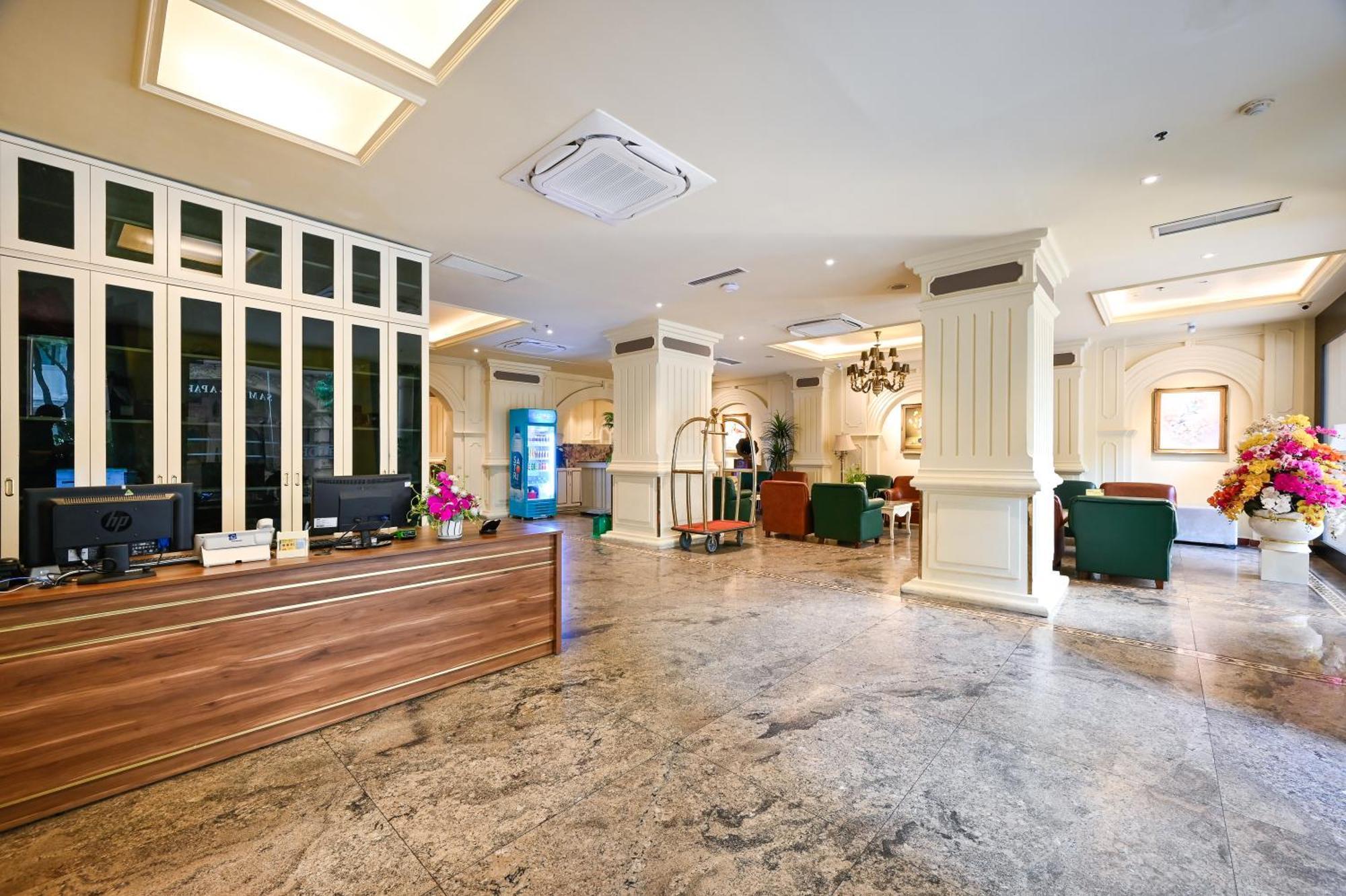 California Saigon Hotel & Rooftop Pool Πόλη Χο Τσι Μινχ Εξωτερικό φωτογραφία