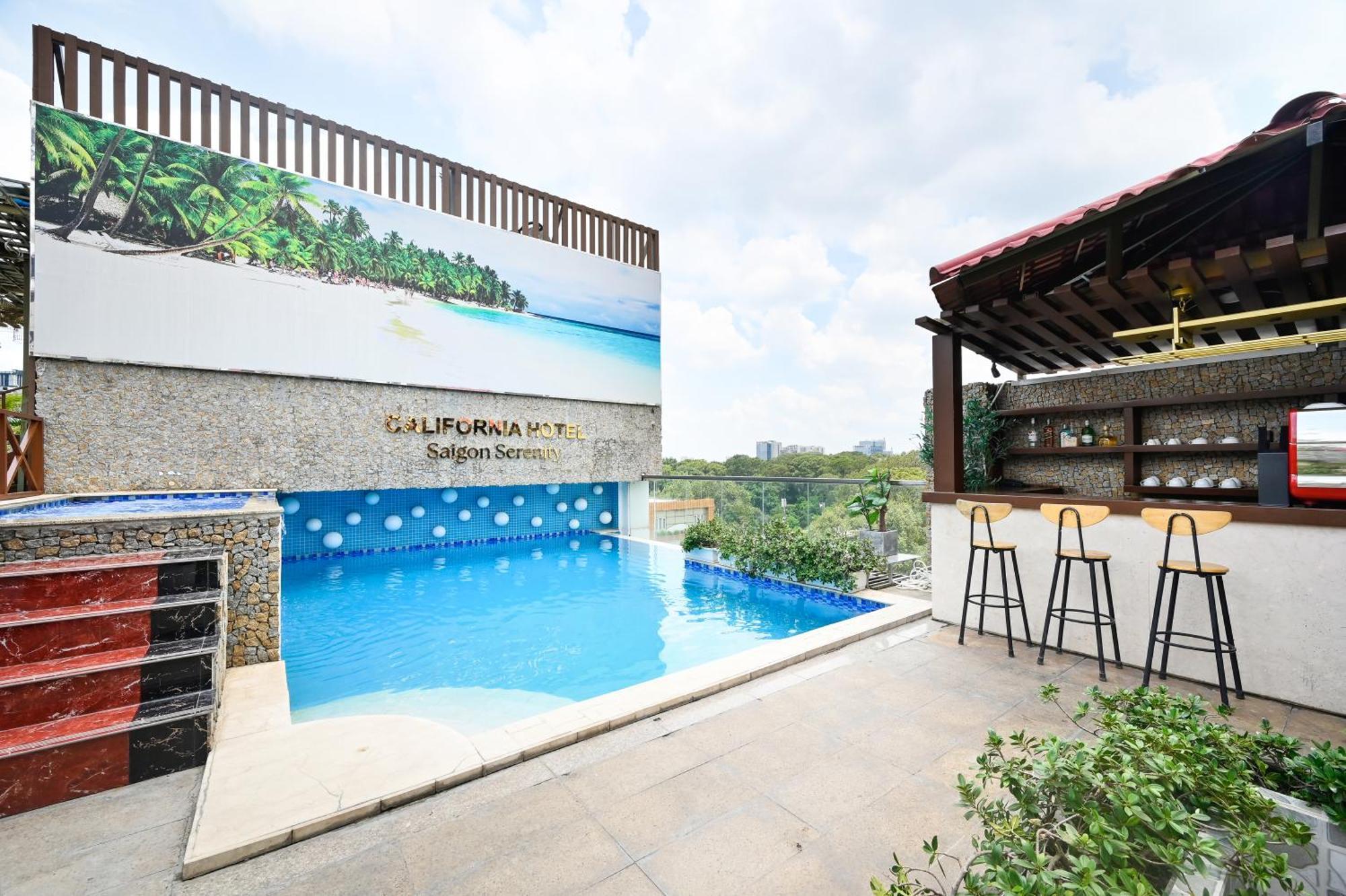 California Saigon Hotel & Rooftop Pool Πόλη Χο Τσι Μινχ Εξωτερικό φωτογραφία