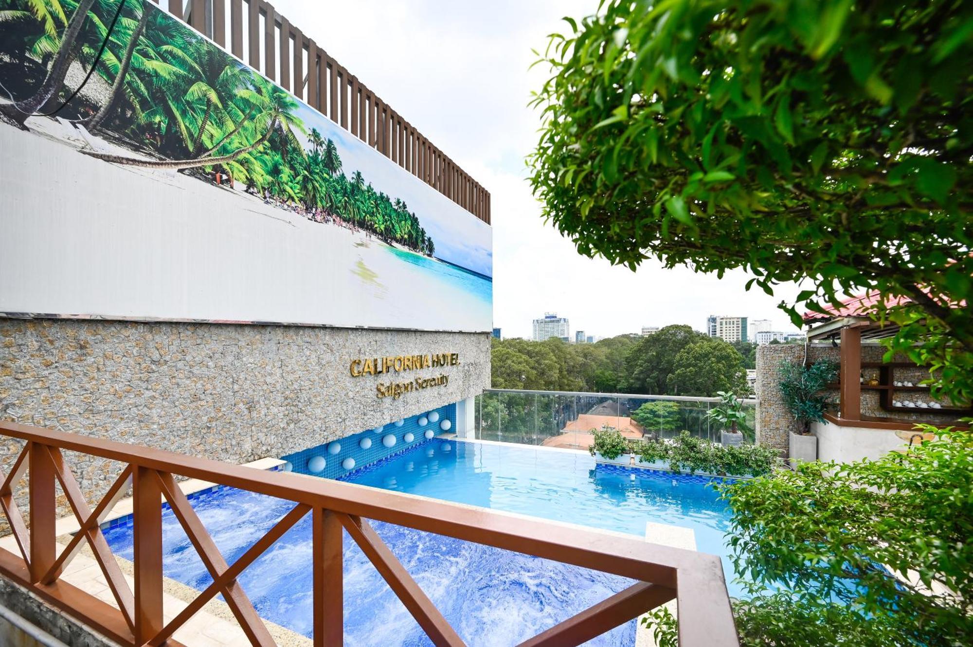 California Saigon Hotel & Rooftop Pool Πόλη Χο Τσι Μινχ Εξωτερικό φωτογραφία