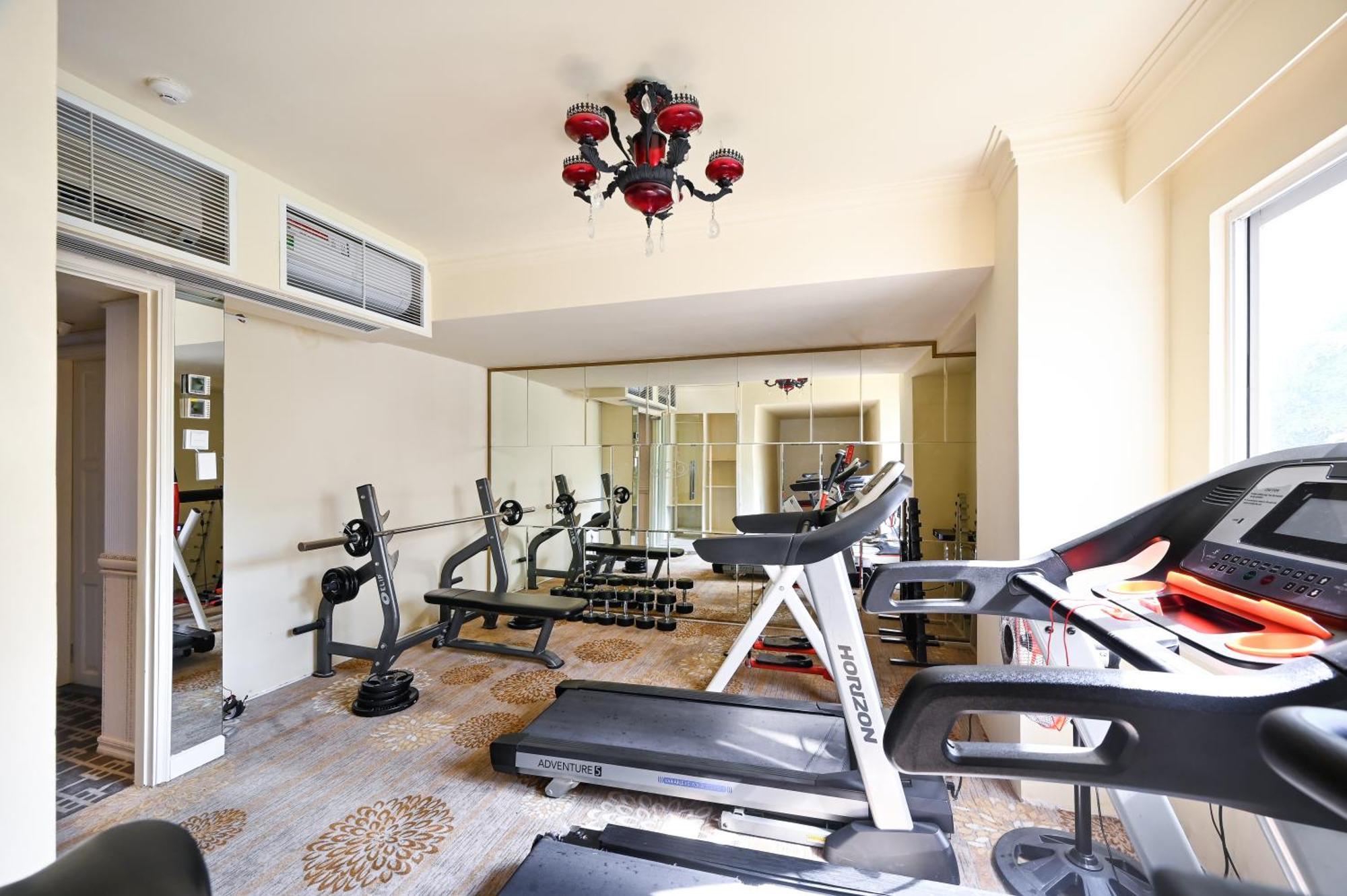 California Saigon Hotel & Rooftop Pool Πόλη Χο Τσι Μινχ Εξωτερικό φωτογραφία