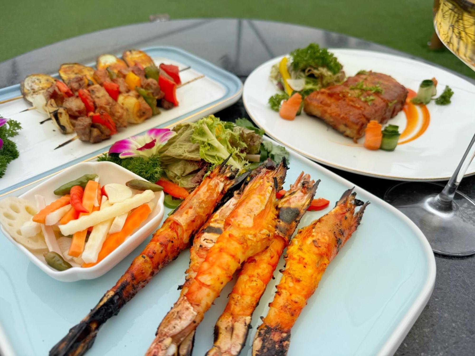 California Saigon Hotel & Rooftop Pool Πόλη Χο Τσι Μινχ Εξωτερικό φωτογραφία