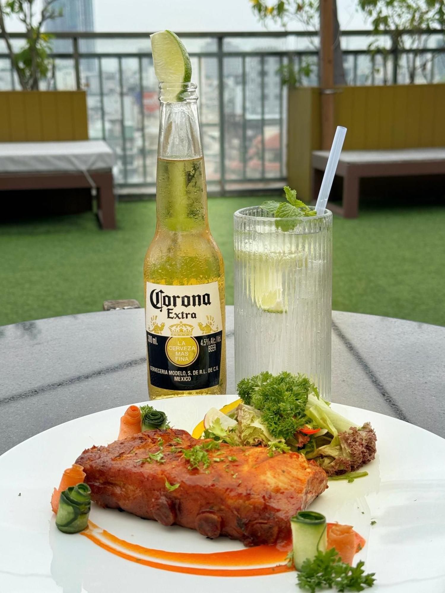 California Saigon Hotel & Rooftop Pool Πόλη Χο Τσι Μινχ Εξωτερικό φωτογραφία